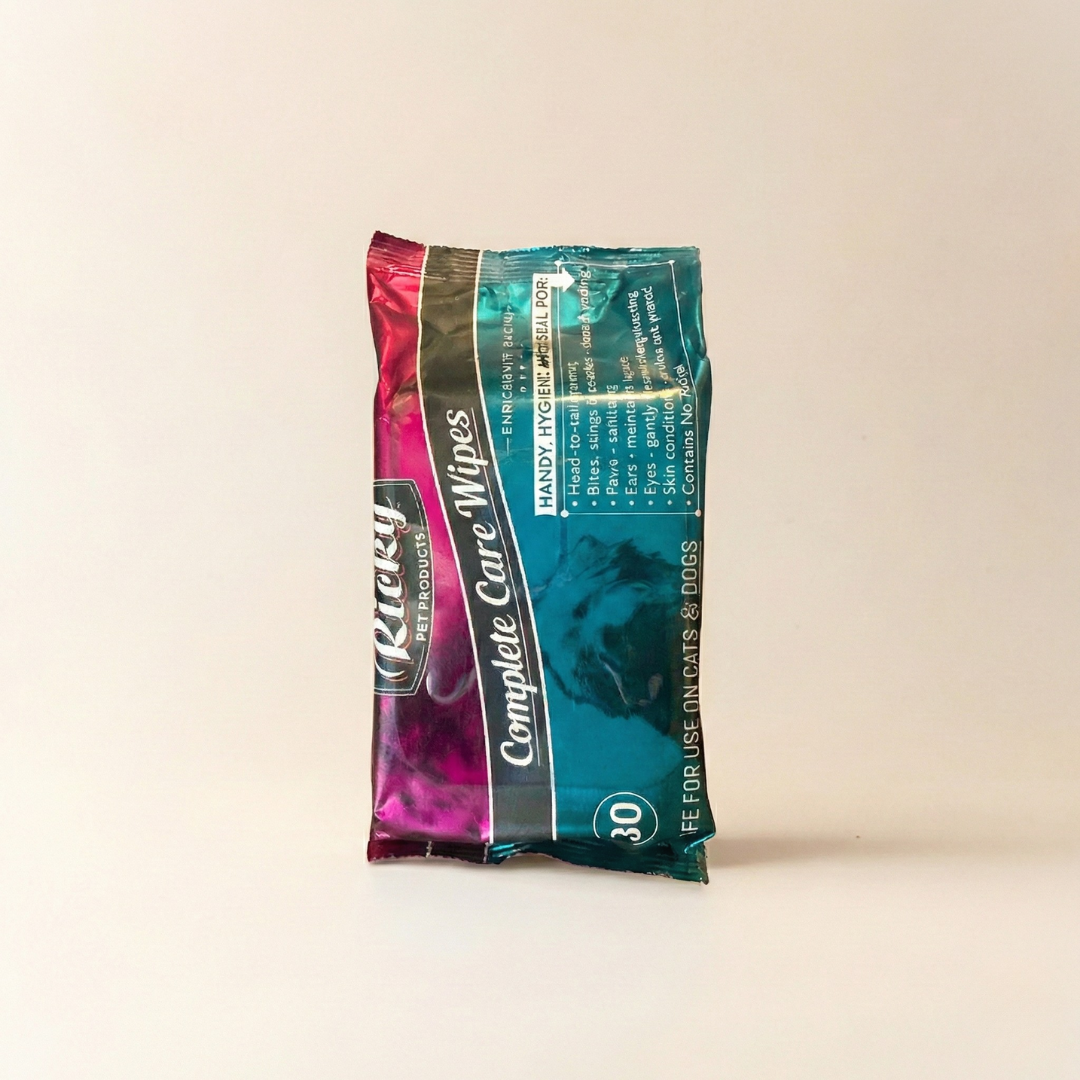 30 Care Wipes for Cats & Dogs with Buchu Oil in resealable pack for antibacterial pet hygiene. Buy antibacterial wipes for cats & dogs online.